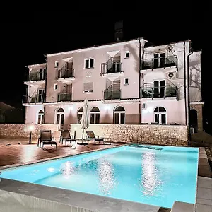 https://villa-mirko.in-istria.net