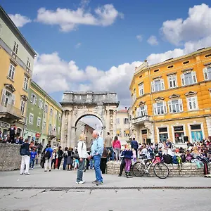 https://downtown-apartments-pula.in-istria.net